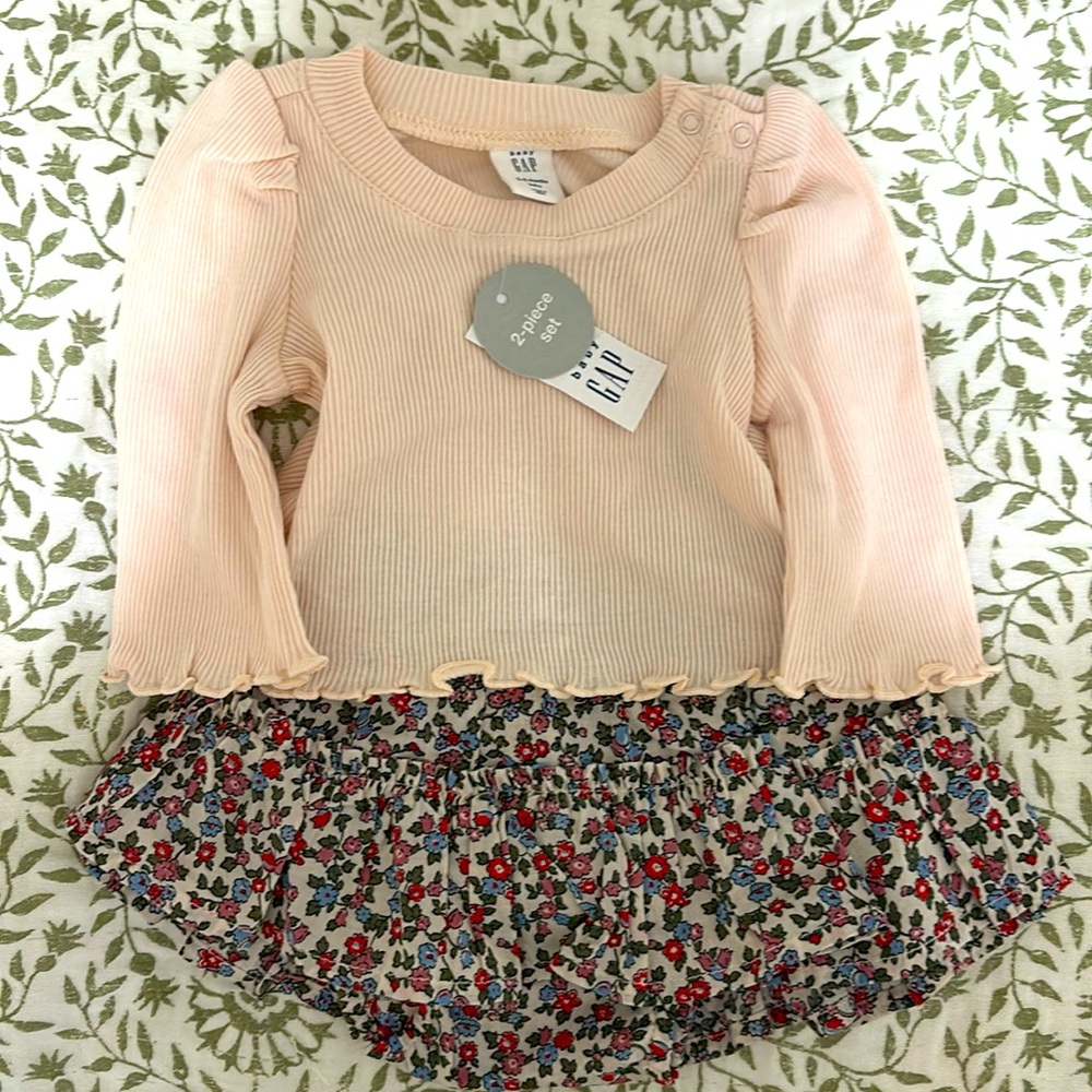 Baby Gap skirt with bloomers & shirt matching 2 piece